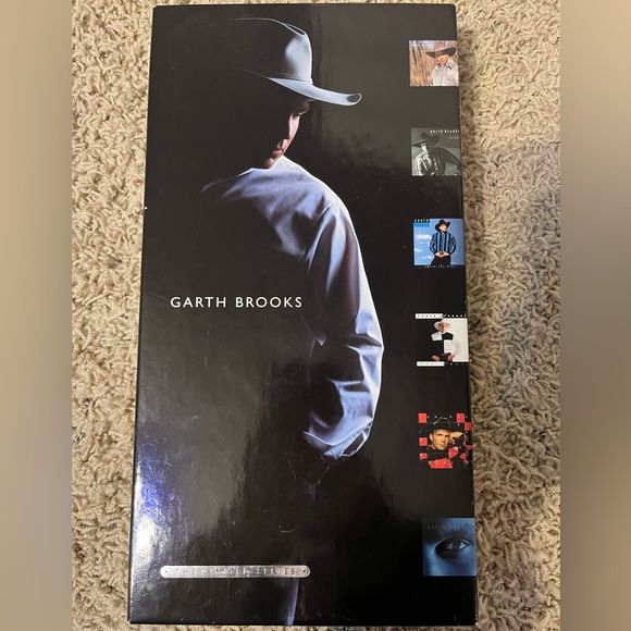 Garth Brooks The Limited Series - Picture 1 of 3
